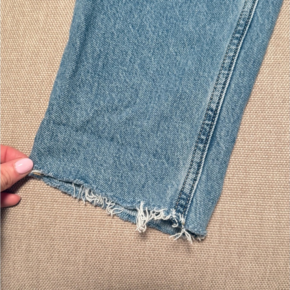 Levi’s 80s Mom Jean. (Cut hem) - Picture 5 of 7